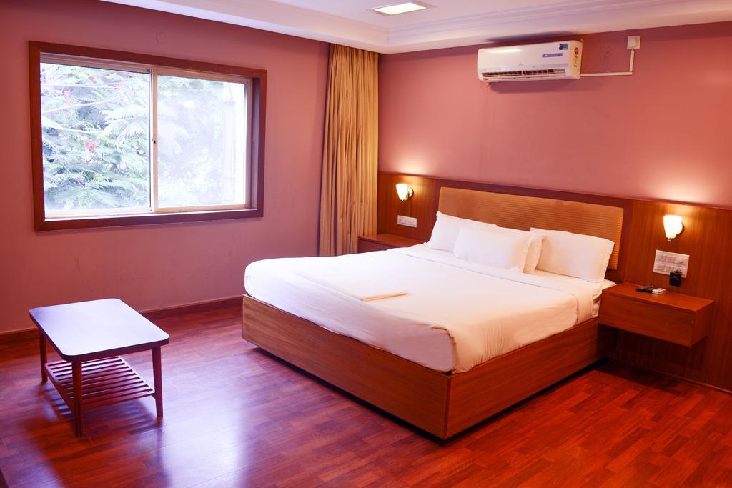 העיר בנגלור Serene Boutique Hotel מראה חיצוני תמונה