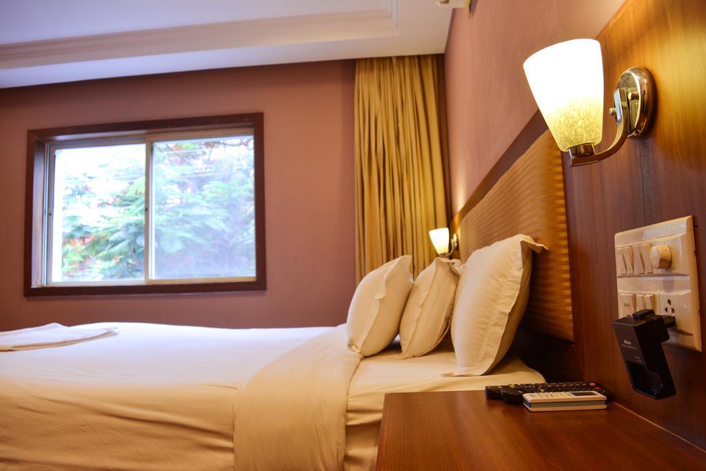העיר בנגלור Serene Boutique Hotel מראה חיצוני תמונה