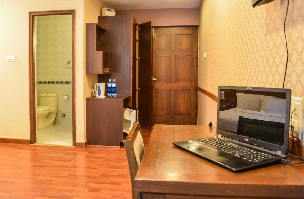 העיר בנגלור Serene Boutique Hotel מראה חיצוני תמונה