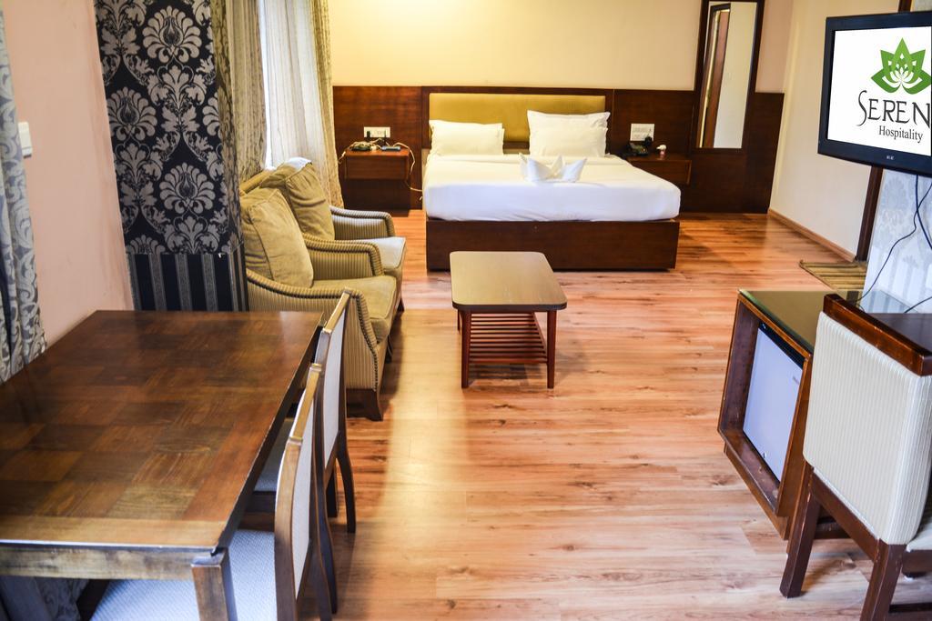 העיר בנגלור Serene Boutique Hotel מראה חיצוני תמונה