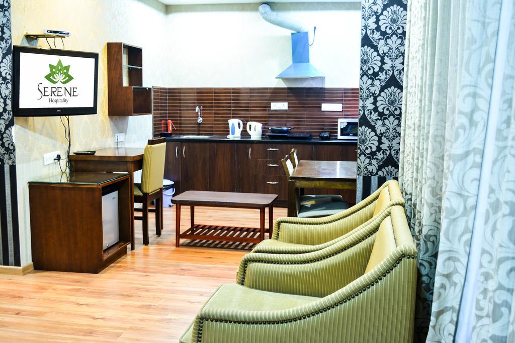 העיר בנגלור Serene Boutique Hotel מראה חיצוני תמונה