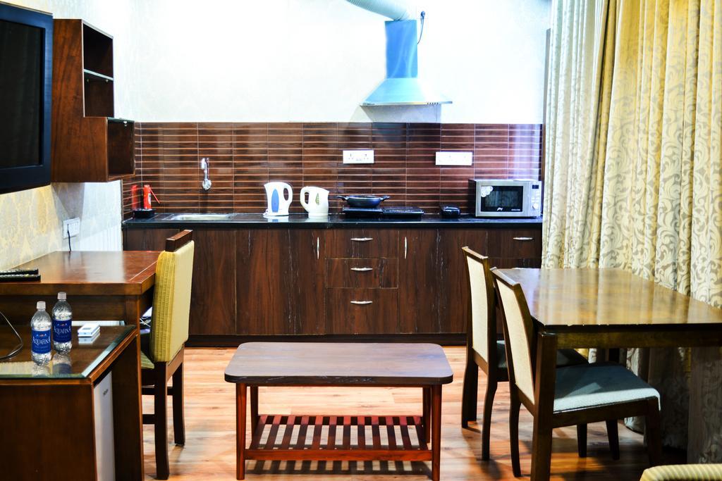 העיר בנגלור Serene Boutique Hotel מראה חיצוני תמונה